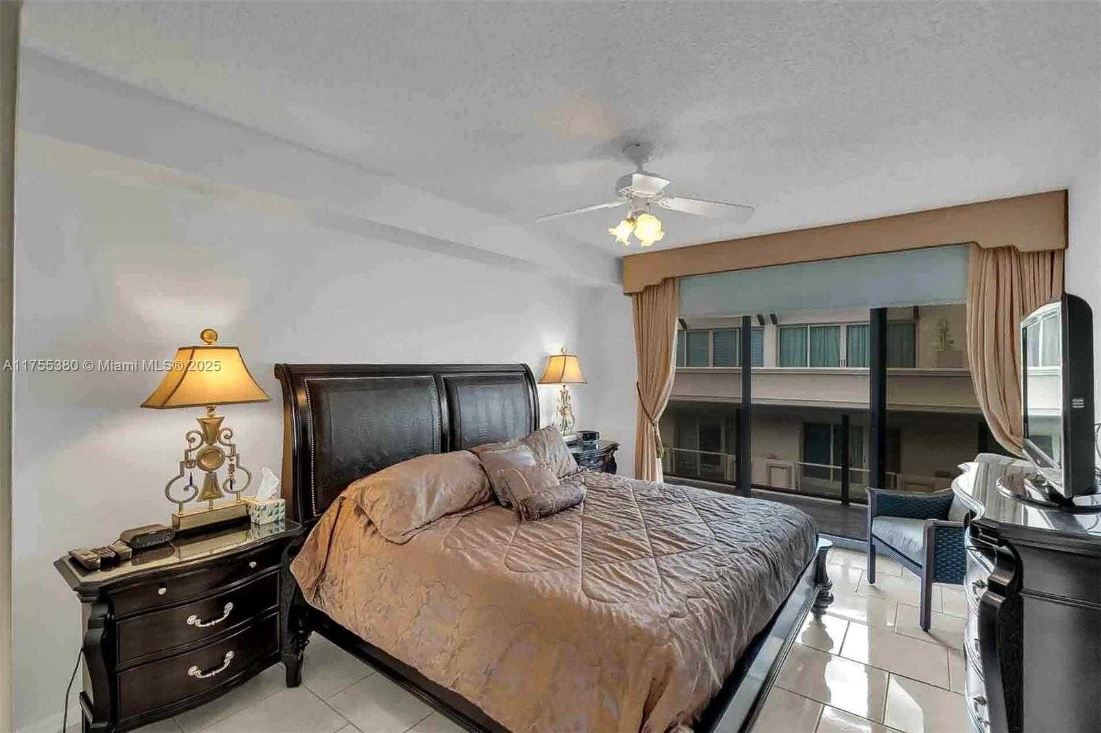 Small Image of 9455 COLLINS AVE #PH-10, Surfside Number 14