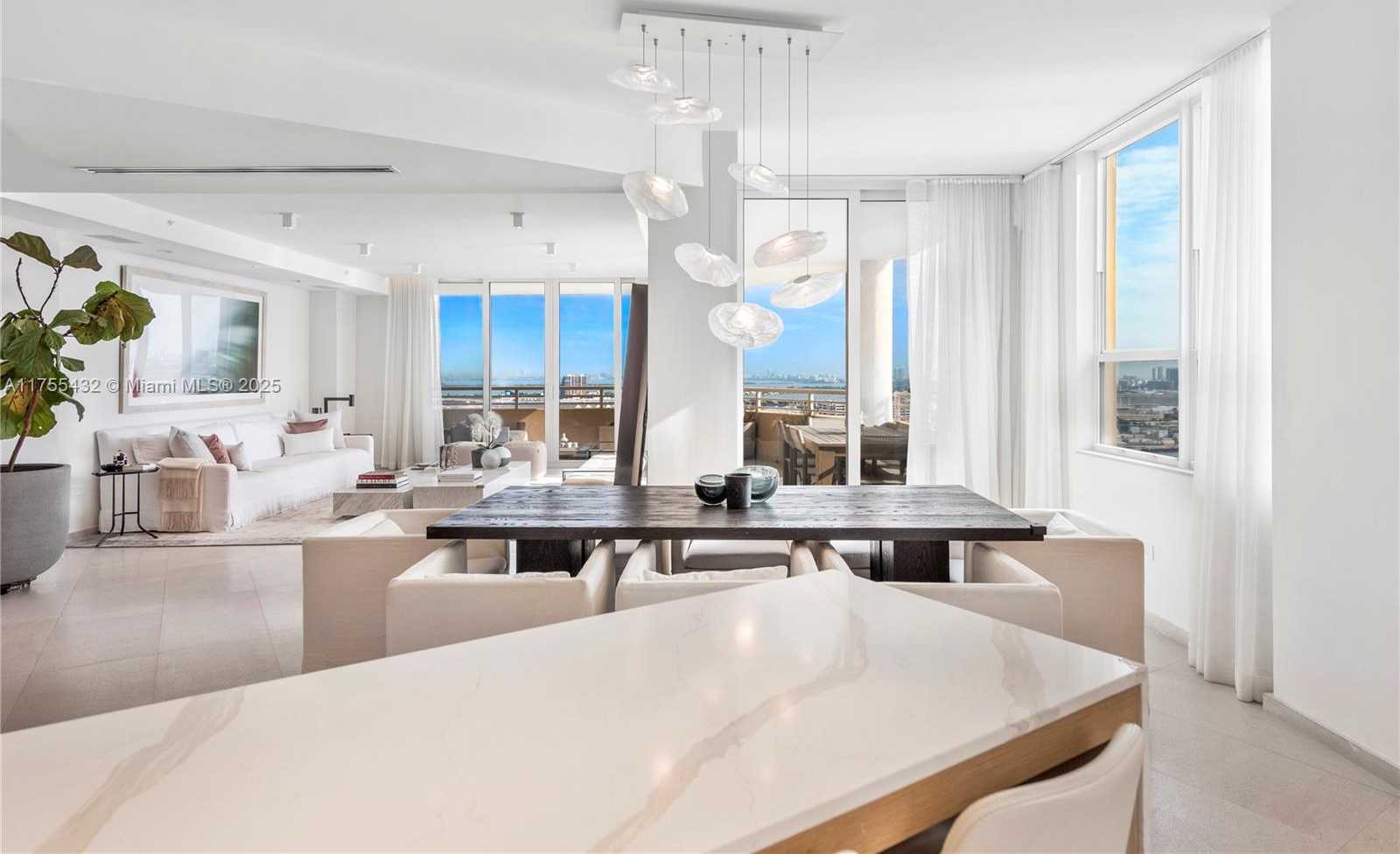 Small Image of 848 BRICKELL KEY DR #2701, Miami Number 12