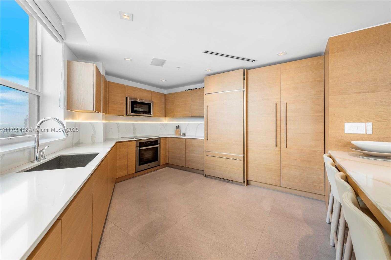 Small Image of 848 BRICKELL KEY DR #2701, Miami Number 17