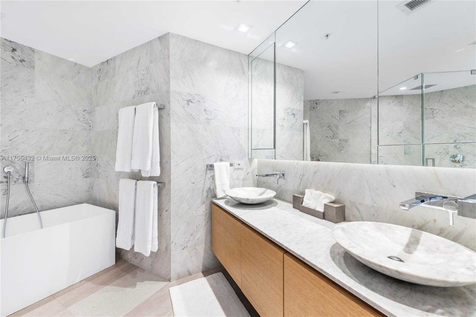 Small Image of 848 BRICKELL KEY DR #2701, Miami Number 31