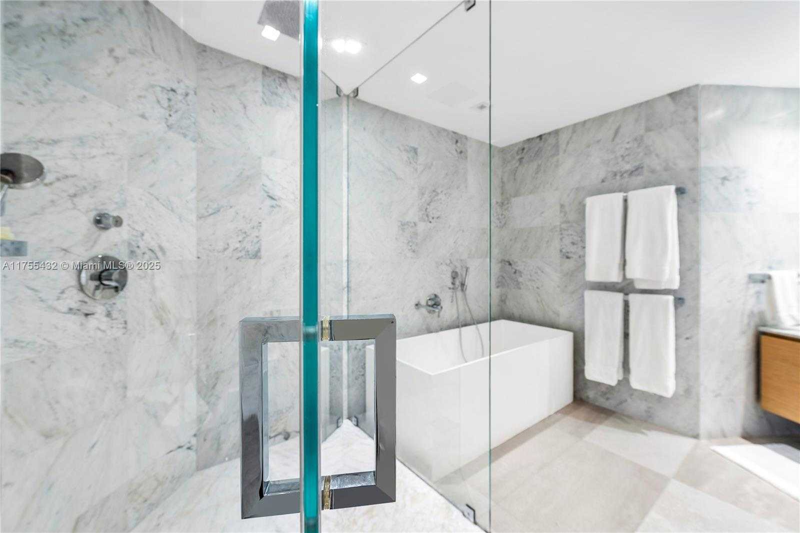 Small Image of 848 BRICKELL KEY DR #2701, Miami Number 32