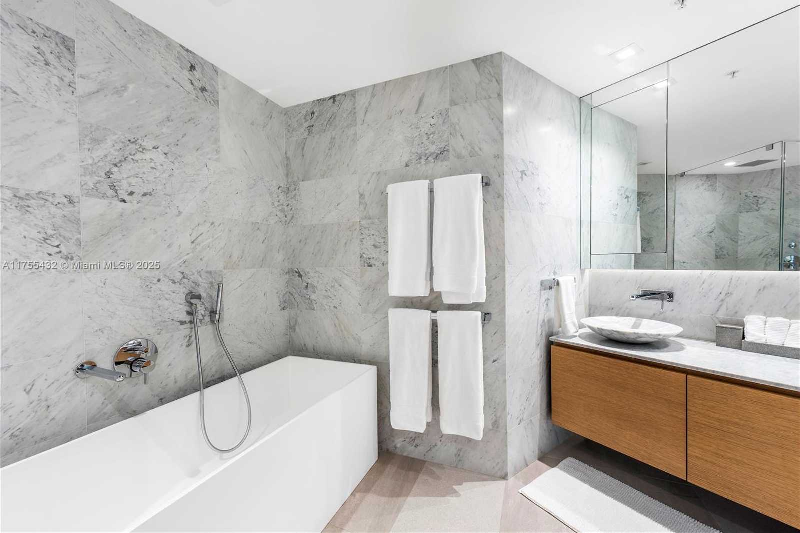 Small Image of 848 BRICKELL KEY DR #2701, Miami Number 33