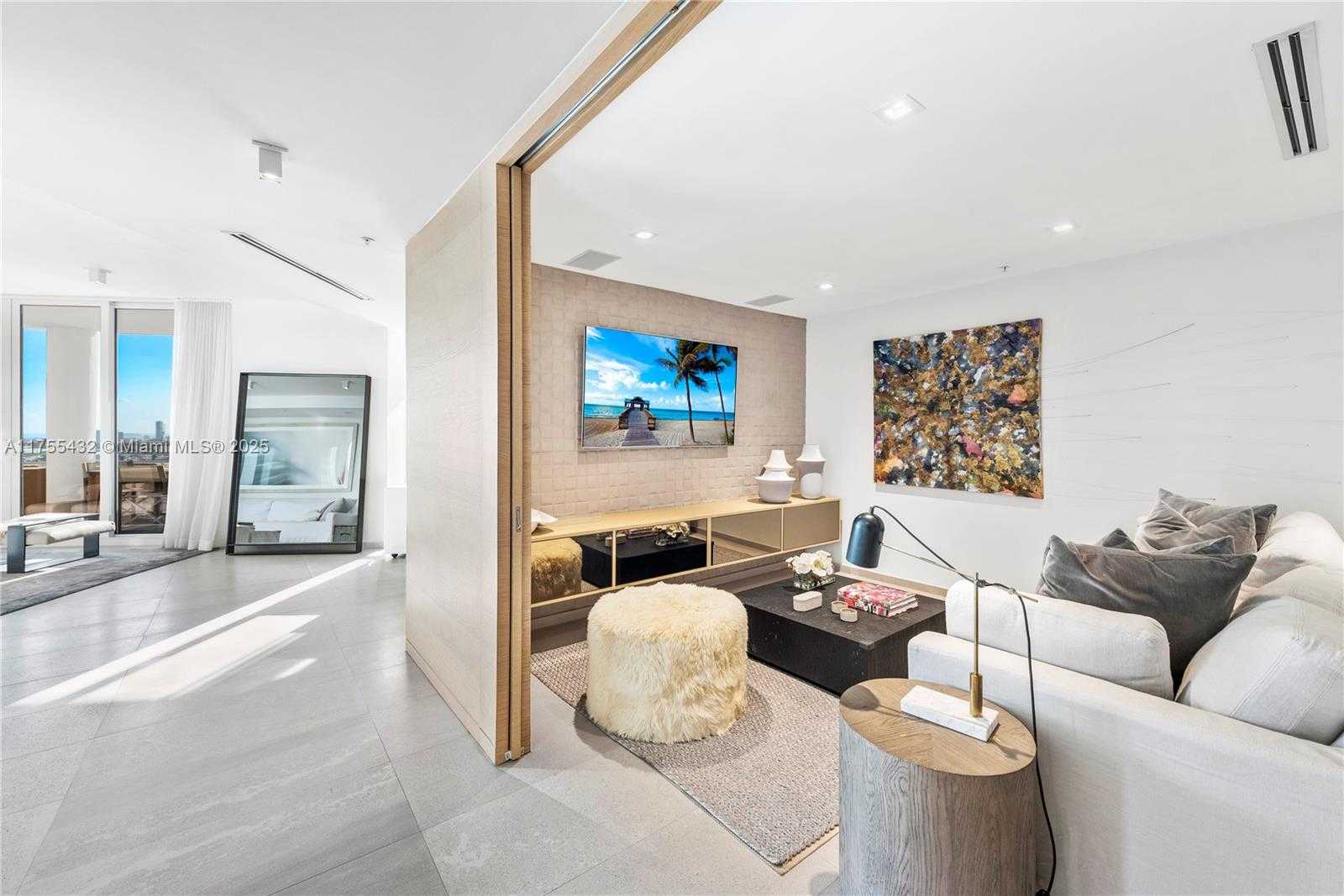 Small Image of 848 BRICKELL KEY DR #2701, Miami Number 6
