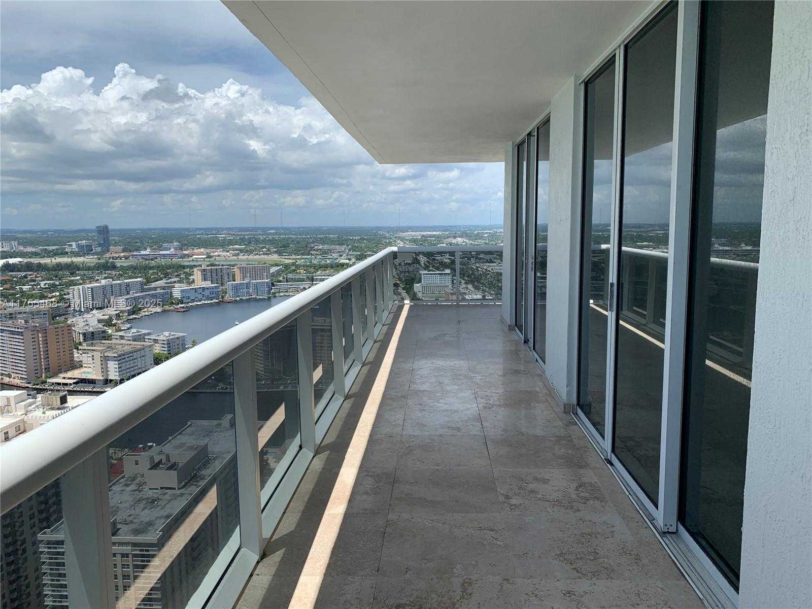 Small Image of 1830 SOUTH OCEAN DR #4006, Hallandale Beach Number 16