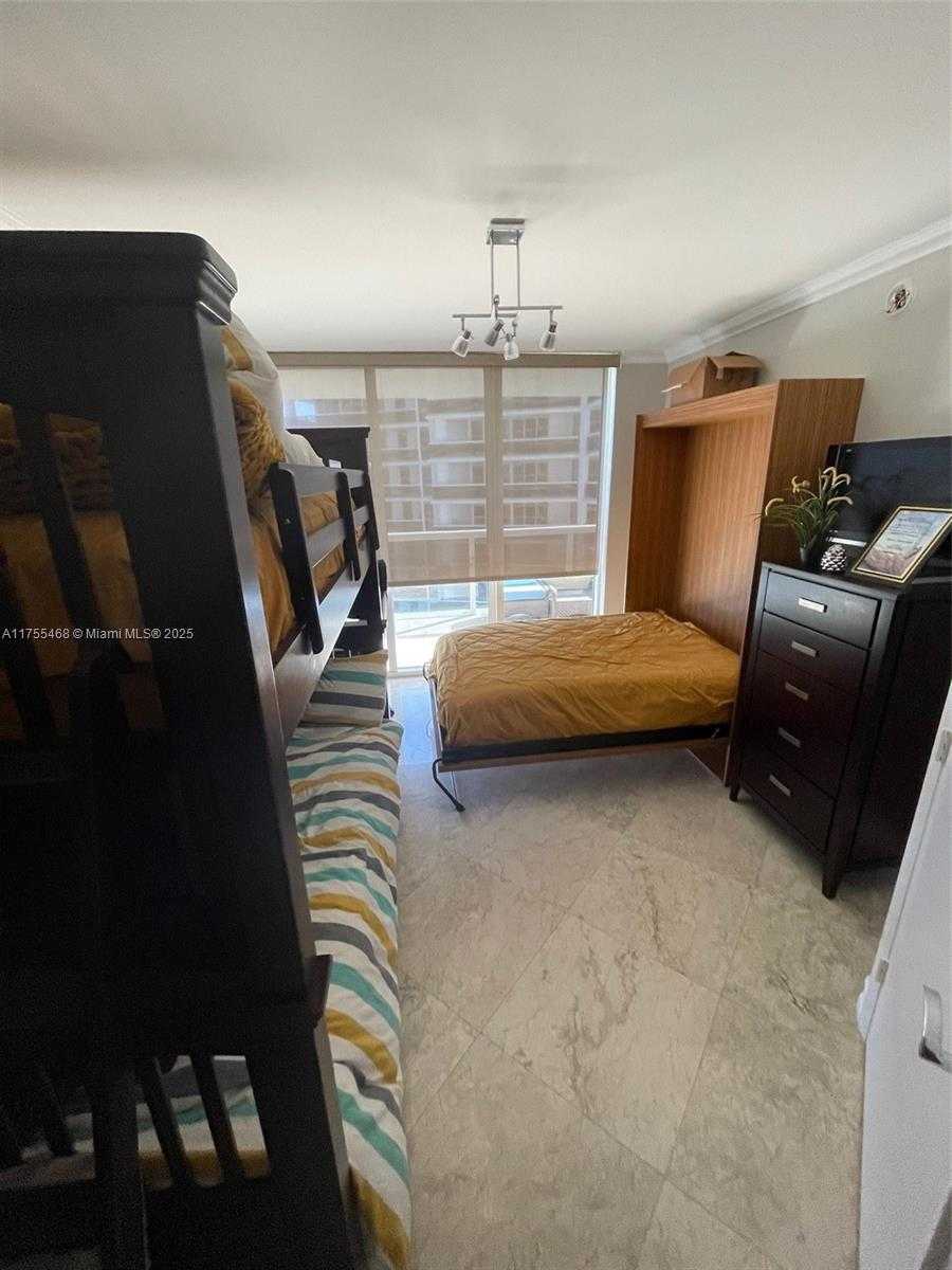 Small Image of 1830 SOUTH OCEAN DR #4006, Hallandale Beach Number 21