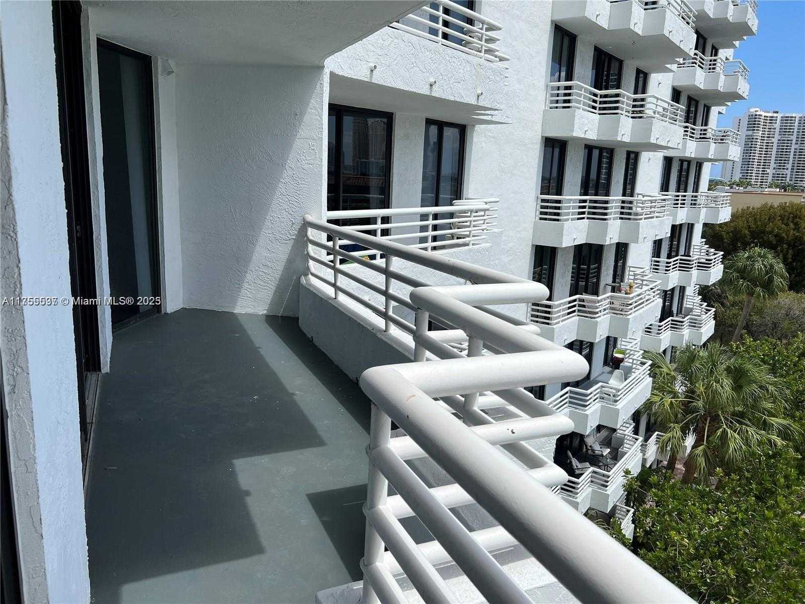Small Image of 3300 NORTH EAST 192ND ST #616, Aventura Number 15
