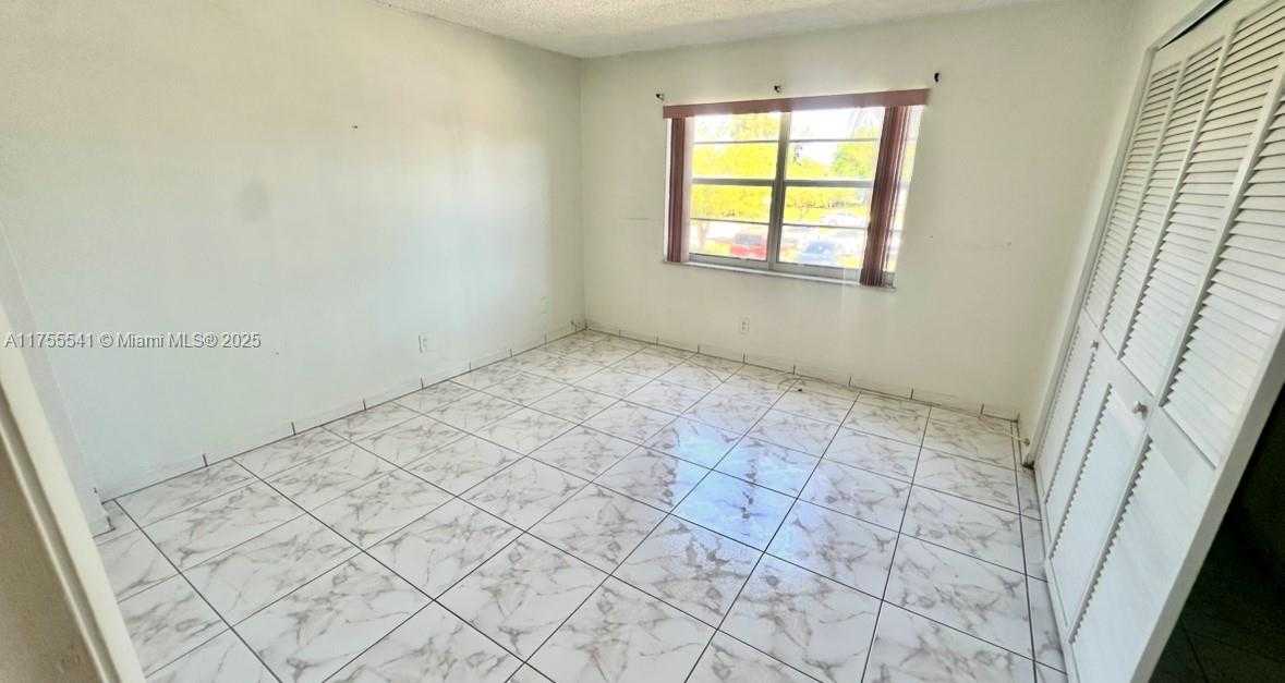 Small Image of 8421 NORTH WEST 8TH ST #202, Miami Number 4