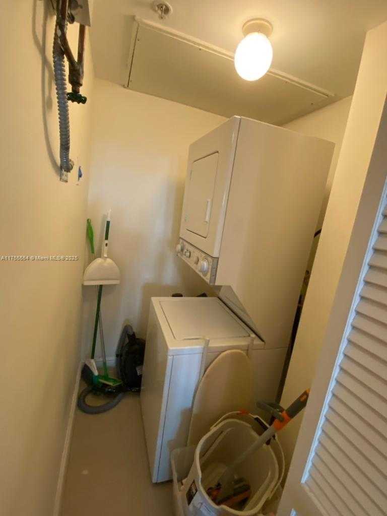 Small Image of 1650 BRICKELL AVE #110, Miami Number 14