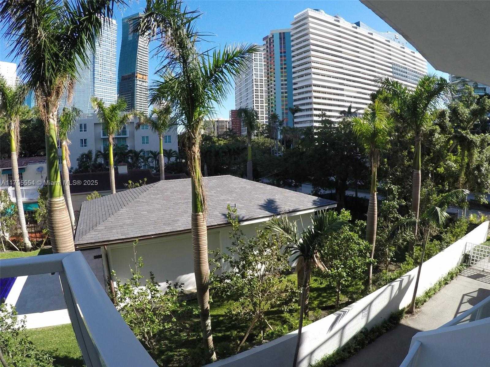Small Image of 1650 BRICKELL AVE #110, Miami Number 3