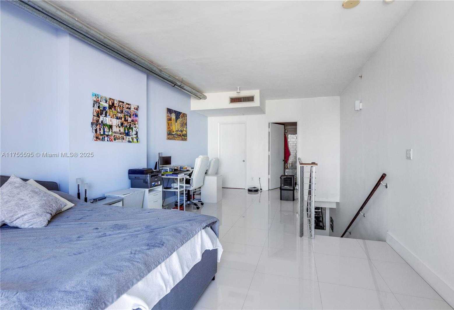 Small Image of 690 SOUTH WEST 1ST CT #2308, Miami Number 15