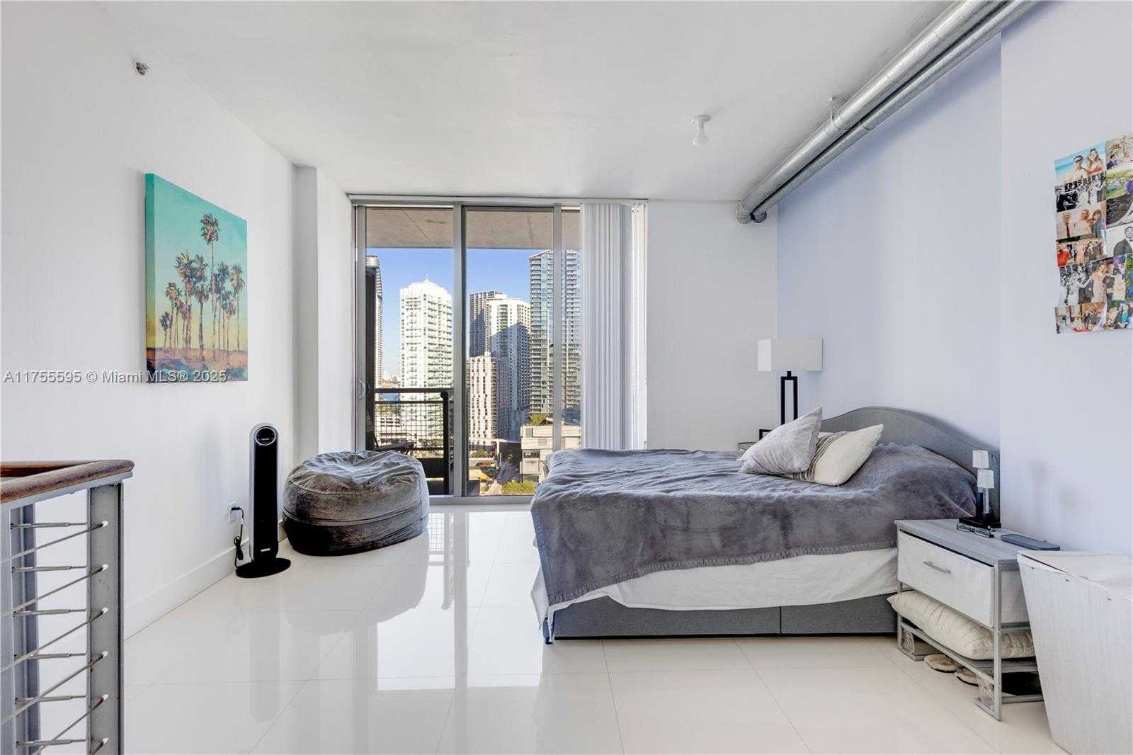 Small Image of 690 SOUTH WEST 1ST CT #2308, Miami Number 16