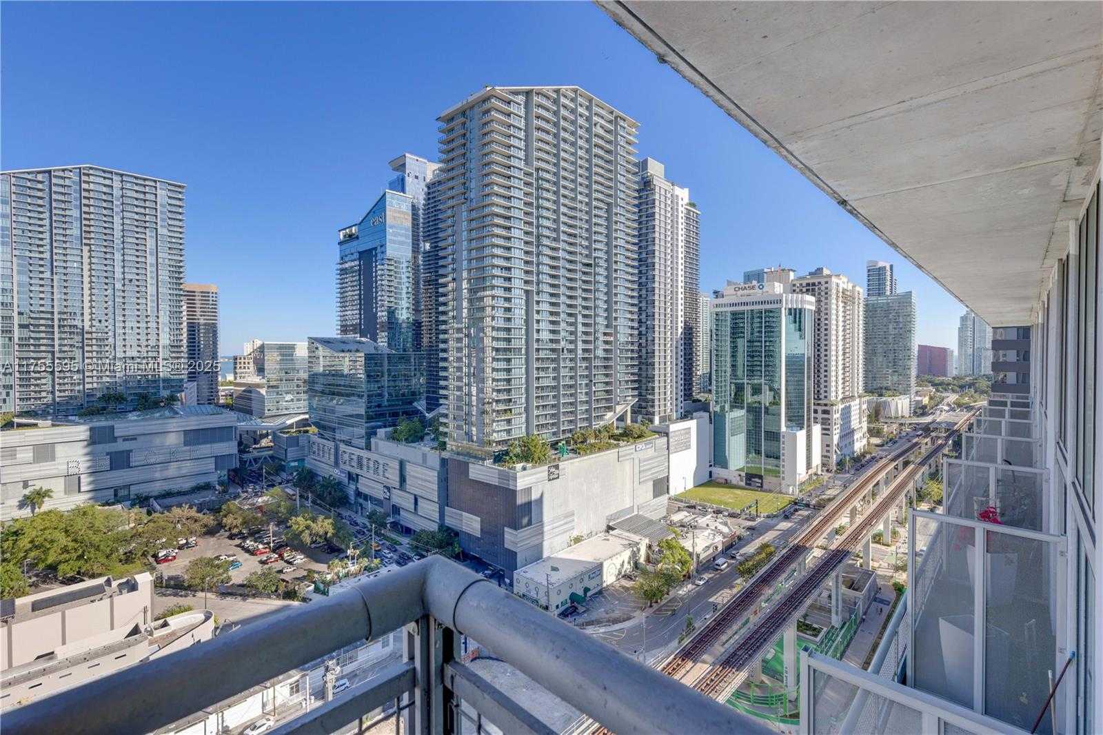 Small Image of 690 SOUTH WEST 1ST CT #2308, Miami Number 22