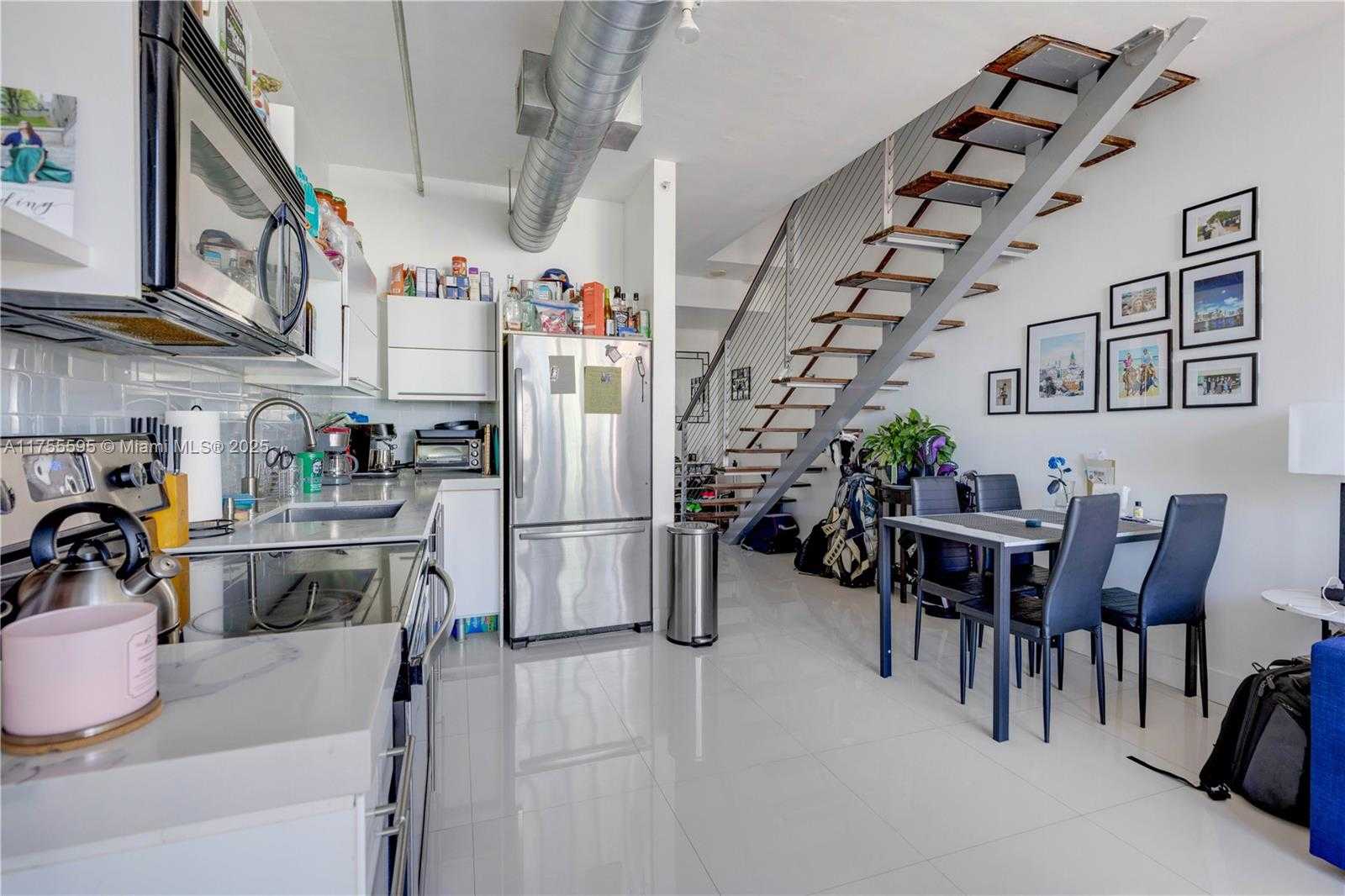 Small Image of 690 SOUTH WEST 1ST CT #2308, Miami Number 9