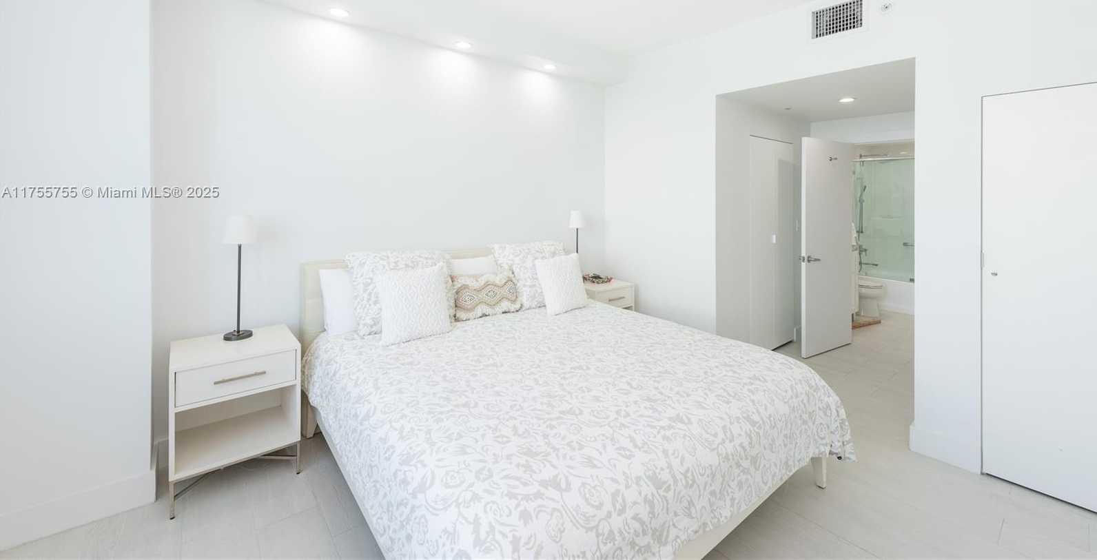 Small Image of 90 ALTON RD #3104, Miami Beach Number 13