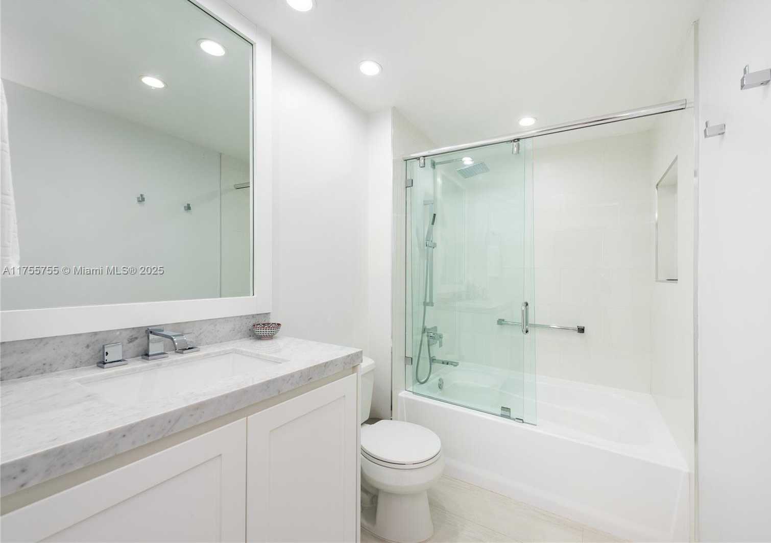 Small Image of 90 ALTON RD #3104, Miami Beach Number 14