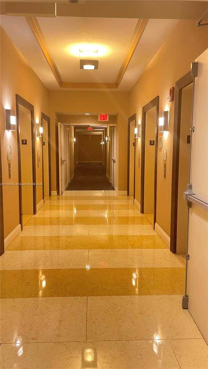 Small Image of 244 BISCAYNE BLVD #246, Miami Number 16