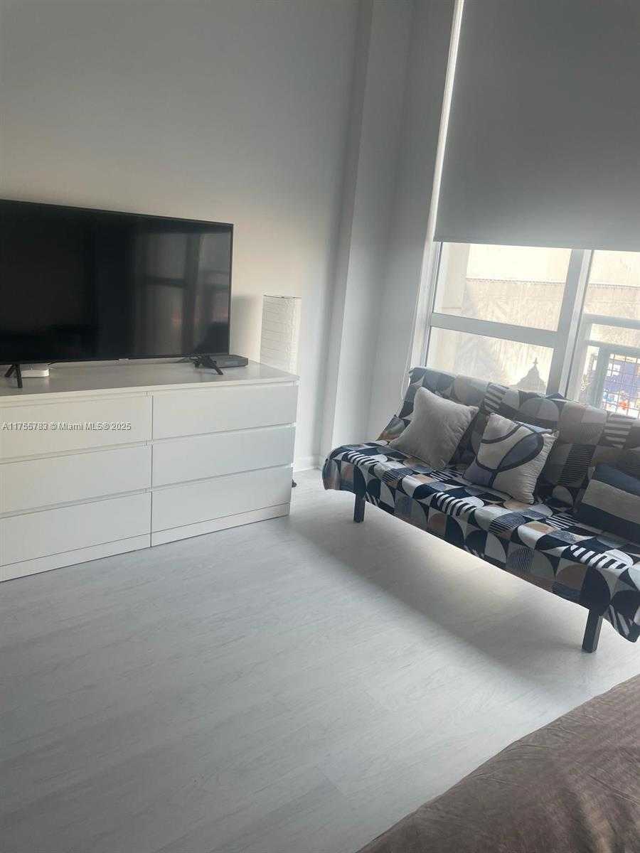 Small Image of 244 BISCAYNE BLVD #246, Miami Number 3