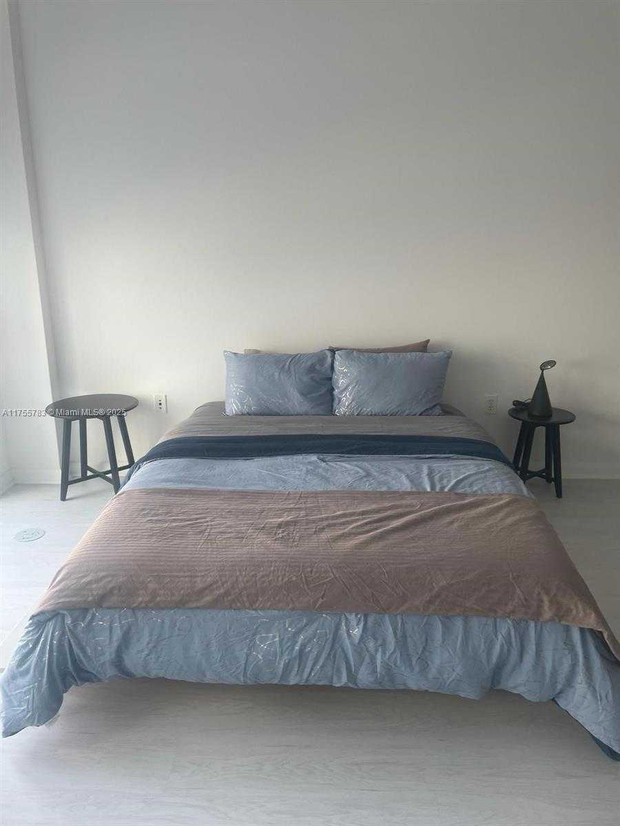 Small Image of 244 BISCAYNE BLVD #246, Miami Number 6