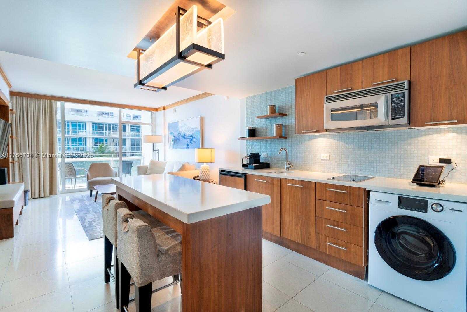 Small Image of 6801 COLLINS AVE #414, Miami Beach Number 2