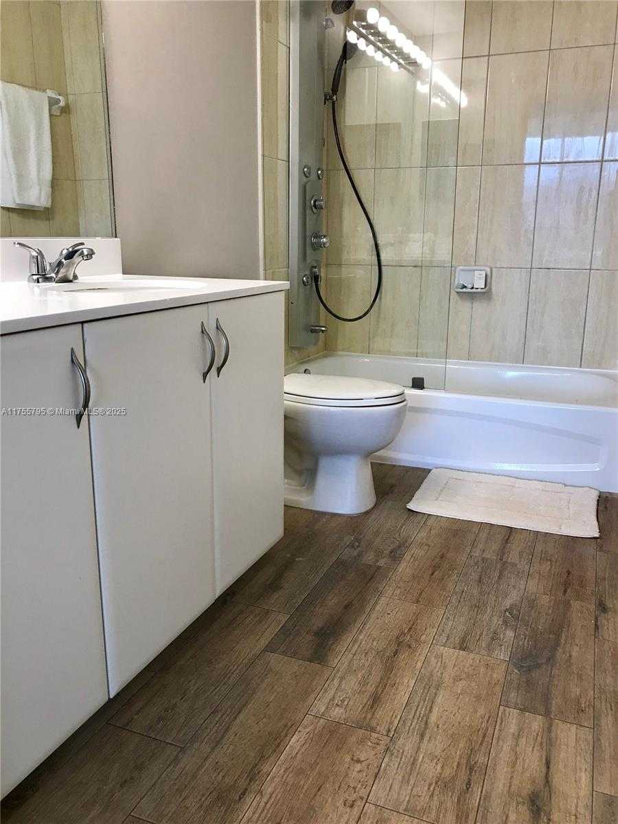 Small Image of 1750 NORTH BAYSHORE DR #3014, Miami Number 18