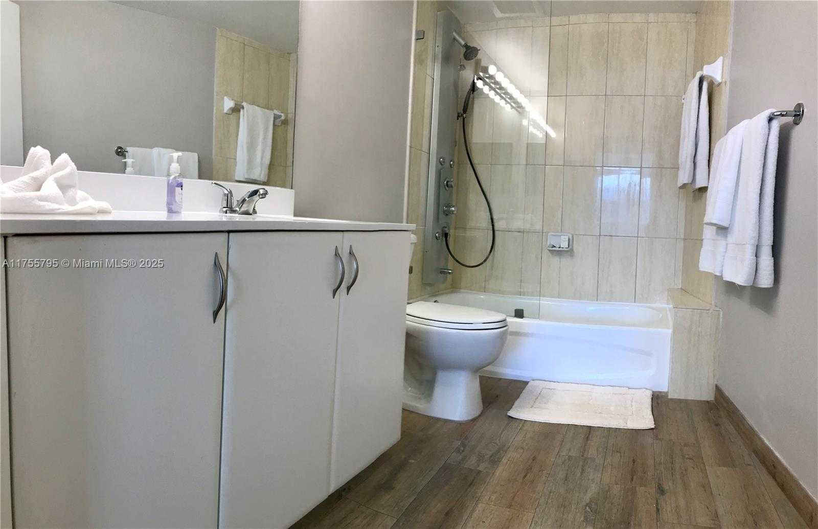 Small Image of 1750 NORTH BAYSHORE DR #3014, Miami Number 19