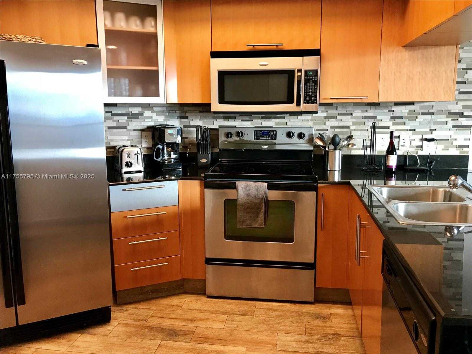 Small Image of 1750 NORTH BAYSHORE DR #3014, Miami Number 6