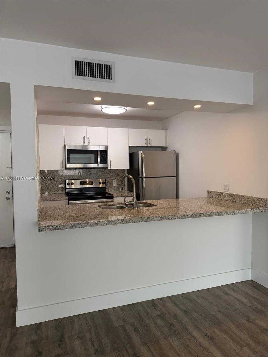 Small Image of 8120 GENEVA CT #255, Doral Number 2