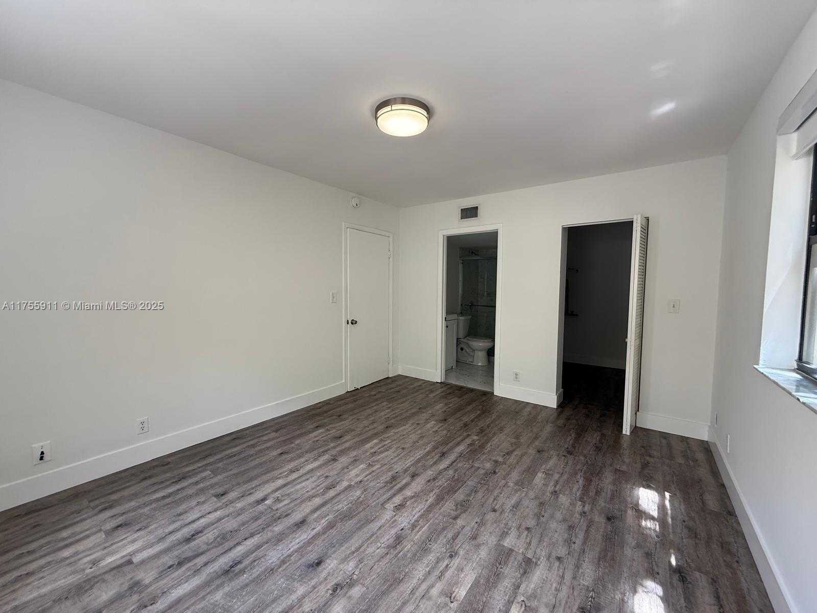 Small Image of 8120 GENEVA CT #255, Doral Number 6