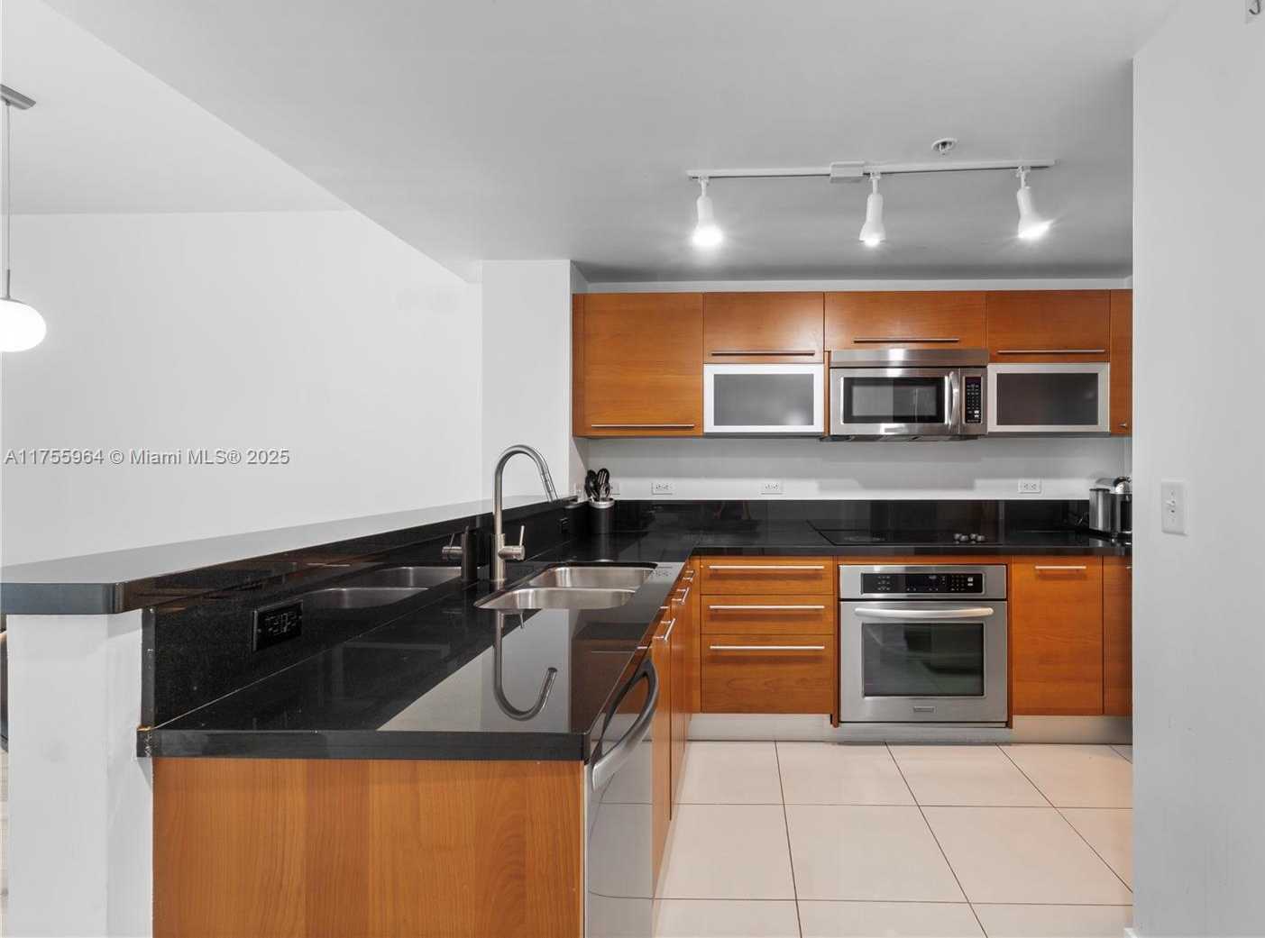 Small Image of 253 NORTH EAST 2ND ST #2104, Miami Number 14