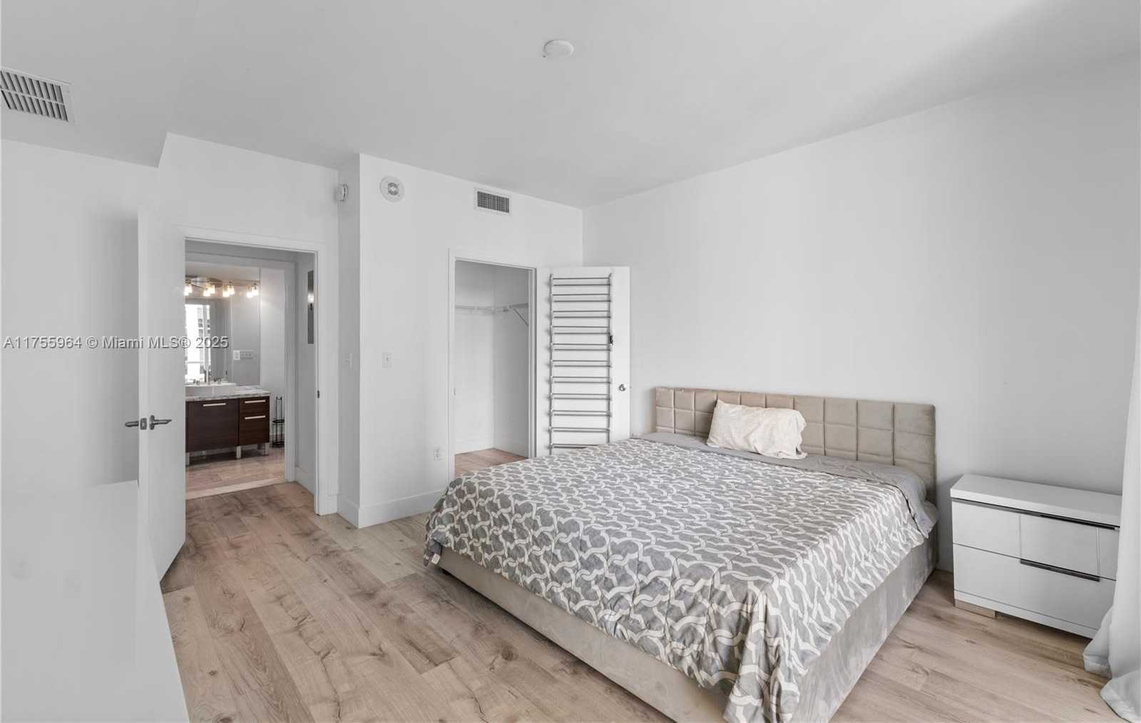 Small Image of 253 NORTH EAST 2ND ST #2104, Miami Number 6
