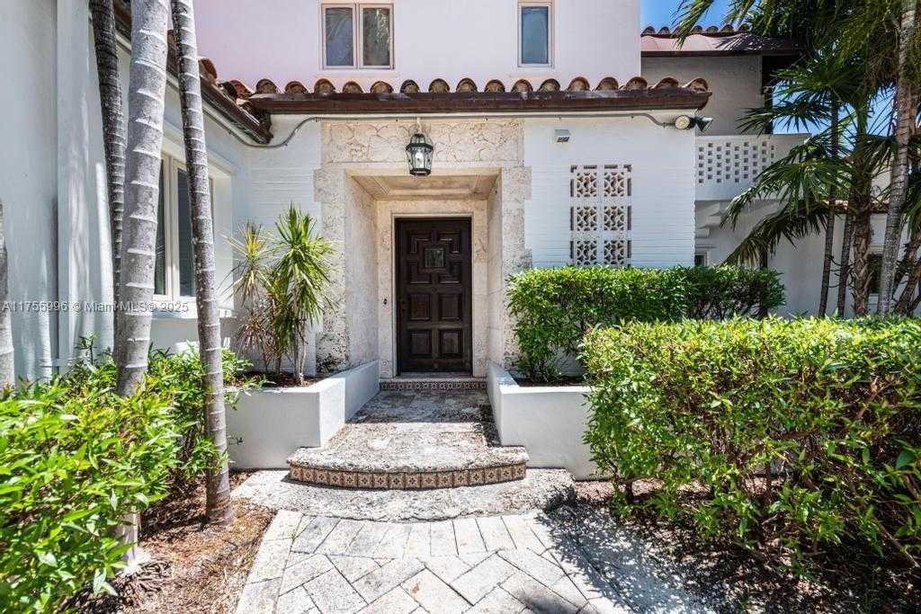 Small Image of 5661 PINE TREE DR, Miami Beach Number 10