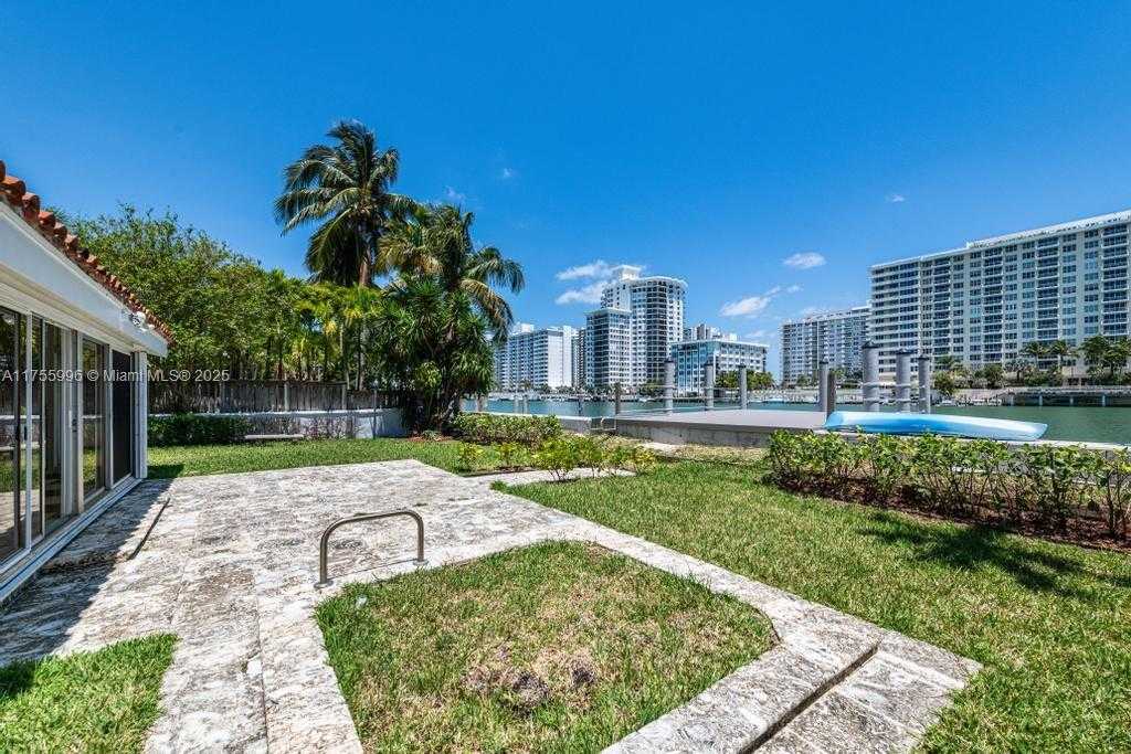 Small Image of 5661 PINE TREE DR, Miami Beach Number 34