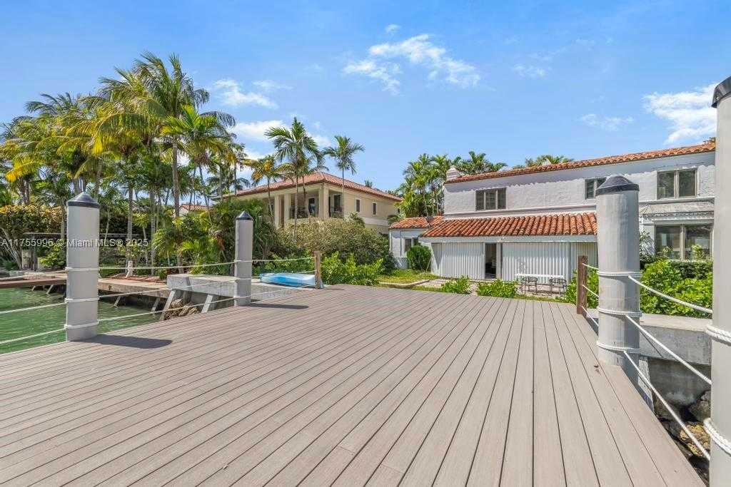 Small Image of 5661 PINE TREE DR, Miami Beach Number 36