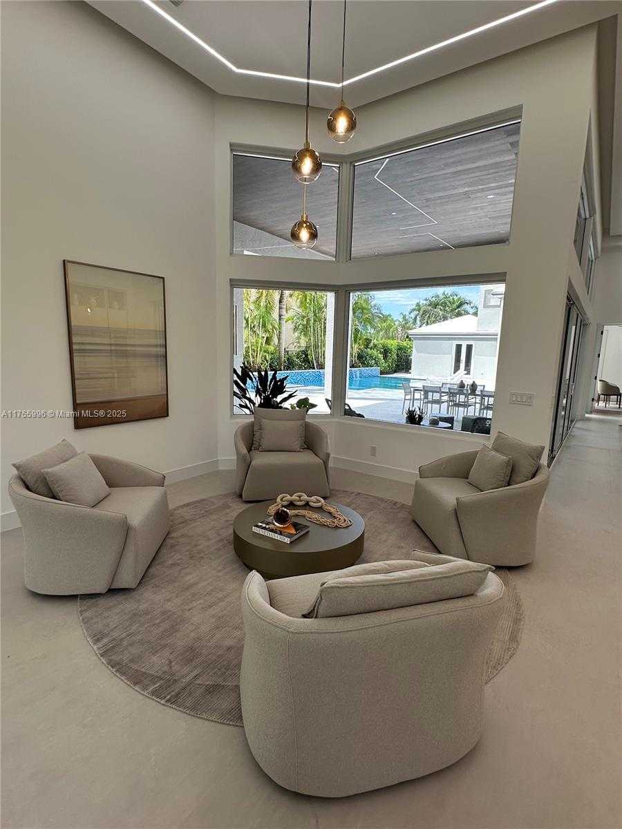 Small Image of 5661 PINE TREE DR, Miami Beach Number 48