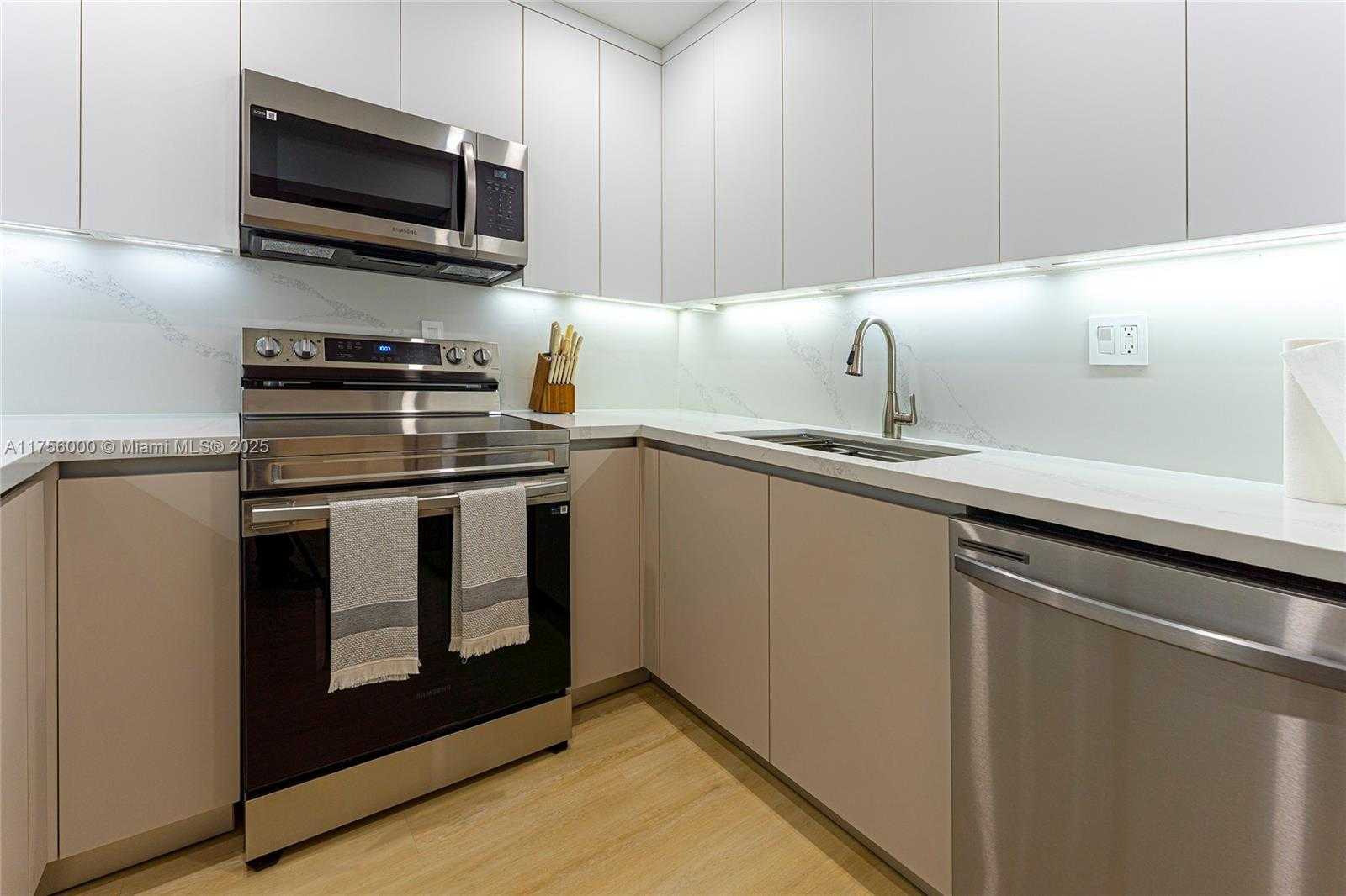 Small Image of 3725 SOUTH OCEAN DR #819, Hollywood Number 12