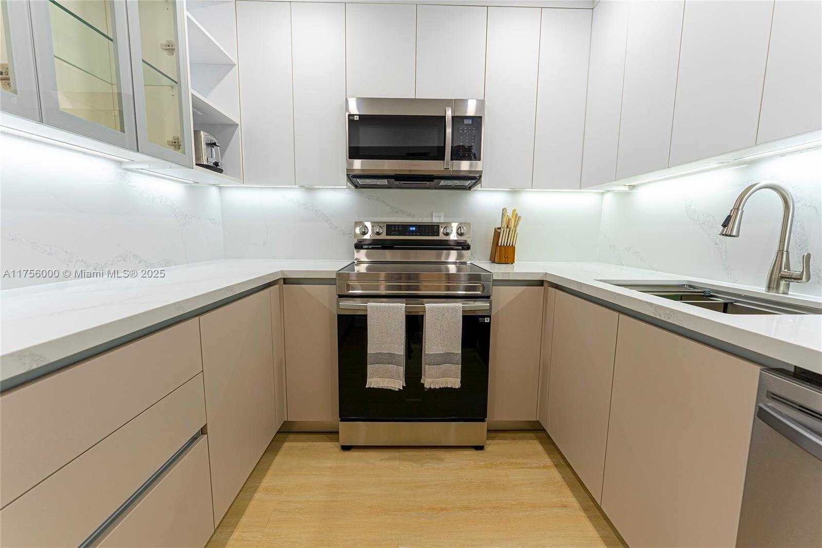 Small Image of 3725 SOUTH OCEAN DR #819, Hollywood Number 13