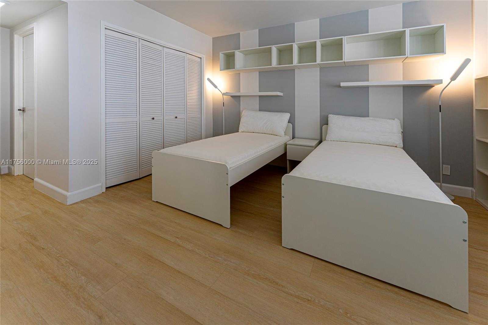Small Image of 3725 SOUTH OCEAN DR #819, Hollywood Number 9