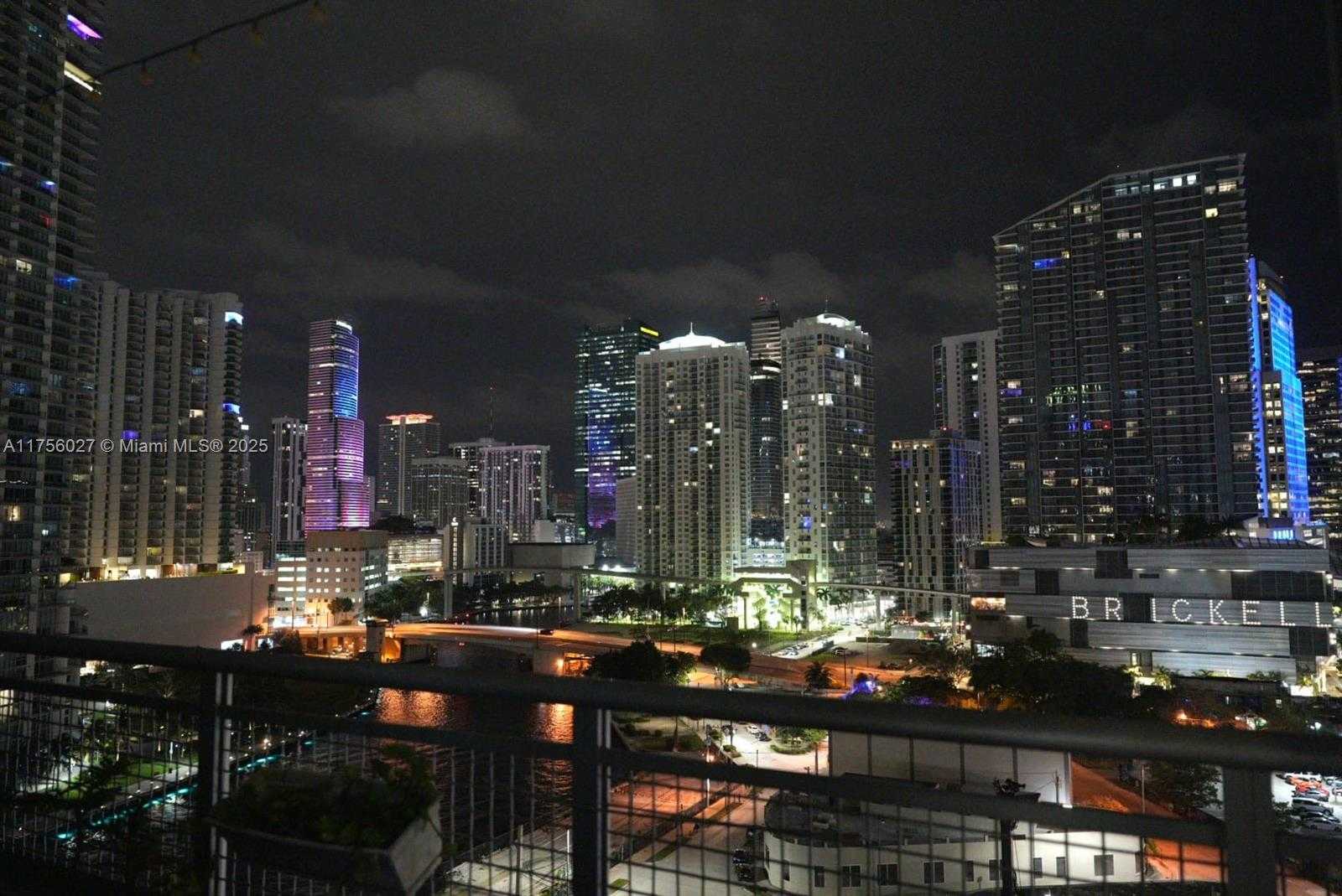 Small Image of 690 SOUTH WEST 1ST CT #1722, Miami Number 11