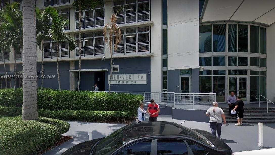 Small Image of 690 SOUTH WEST 1ST CT #1722, Miami Number 13