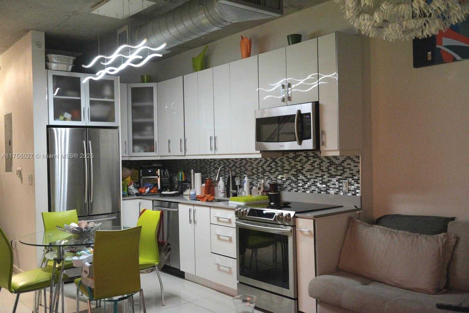 Small Image of 690 SOUTH WEST 1ST CT #1722, Miami Number 4