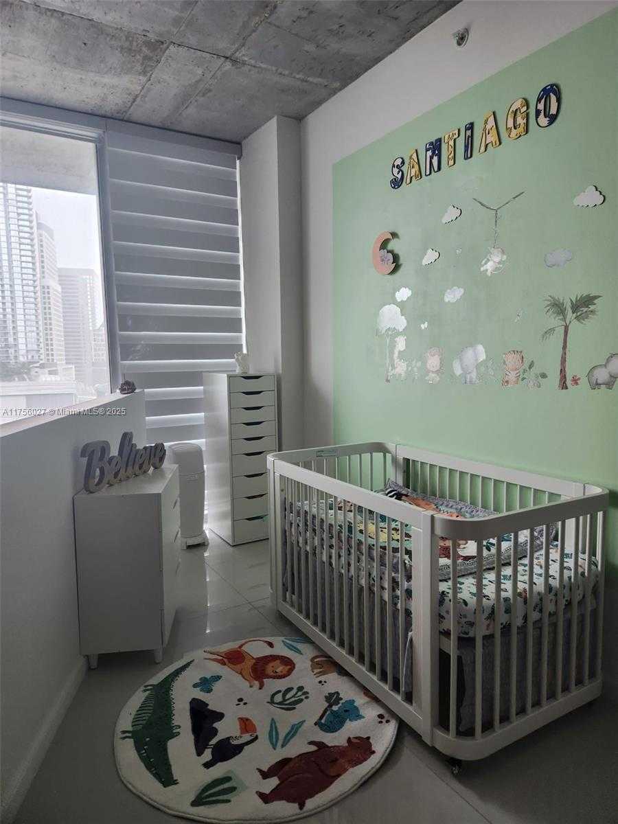 Small Image of 690 SOUTH WEST 1ST CT #1722, Miami Number 6