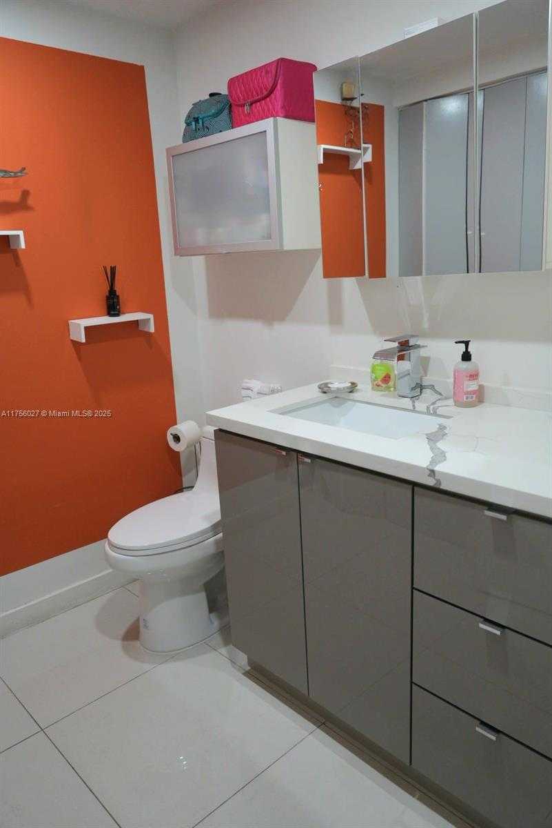 Small Image of 690 SOUTH WEST 1ST CT #1722, Miami Number 9