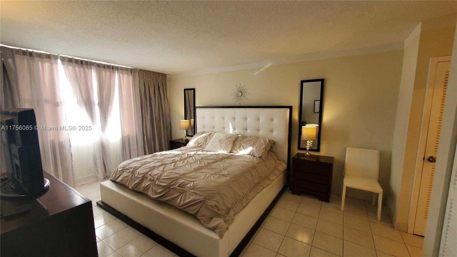 Small Image of 2030 SOUTH OCEAN DR #401, Hallandale Beach Number 3