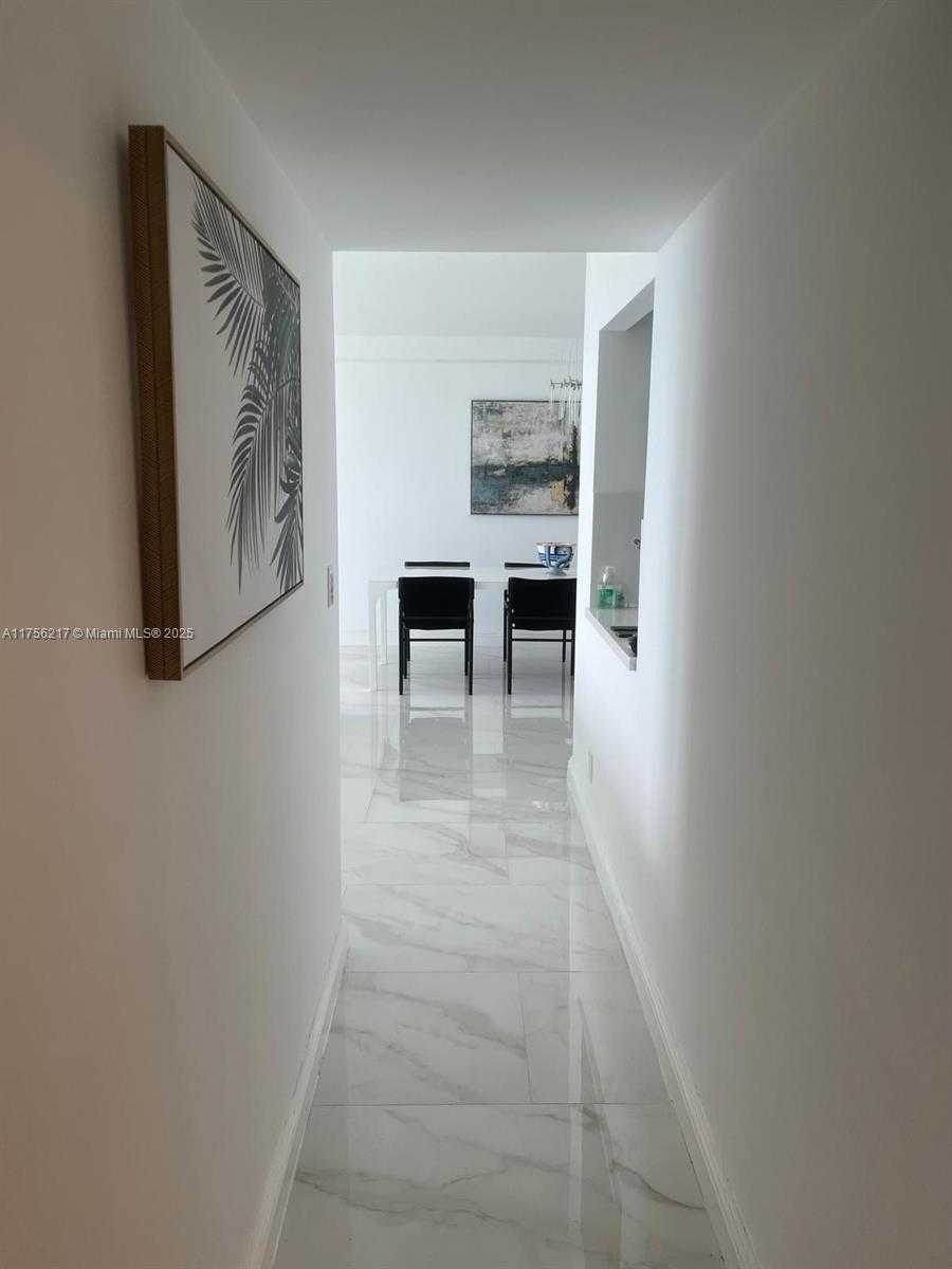 Small Image of 100 BAYVIEW DR #1006, Sunny Isles Beach Number 15