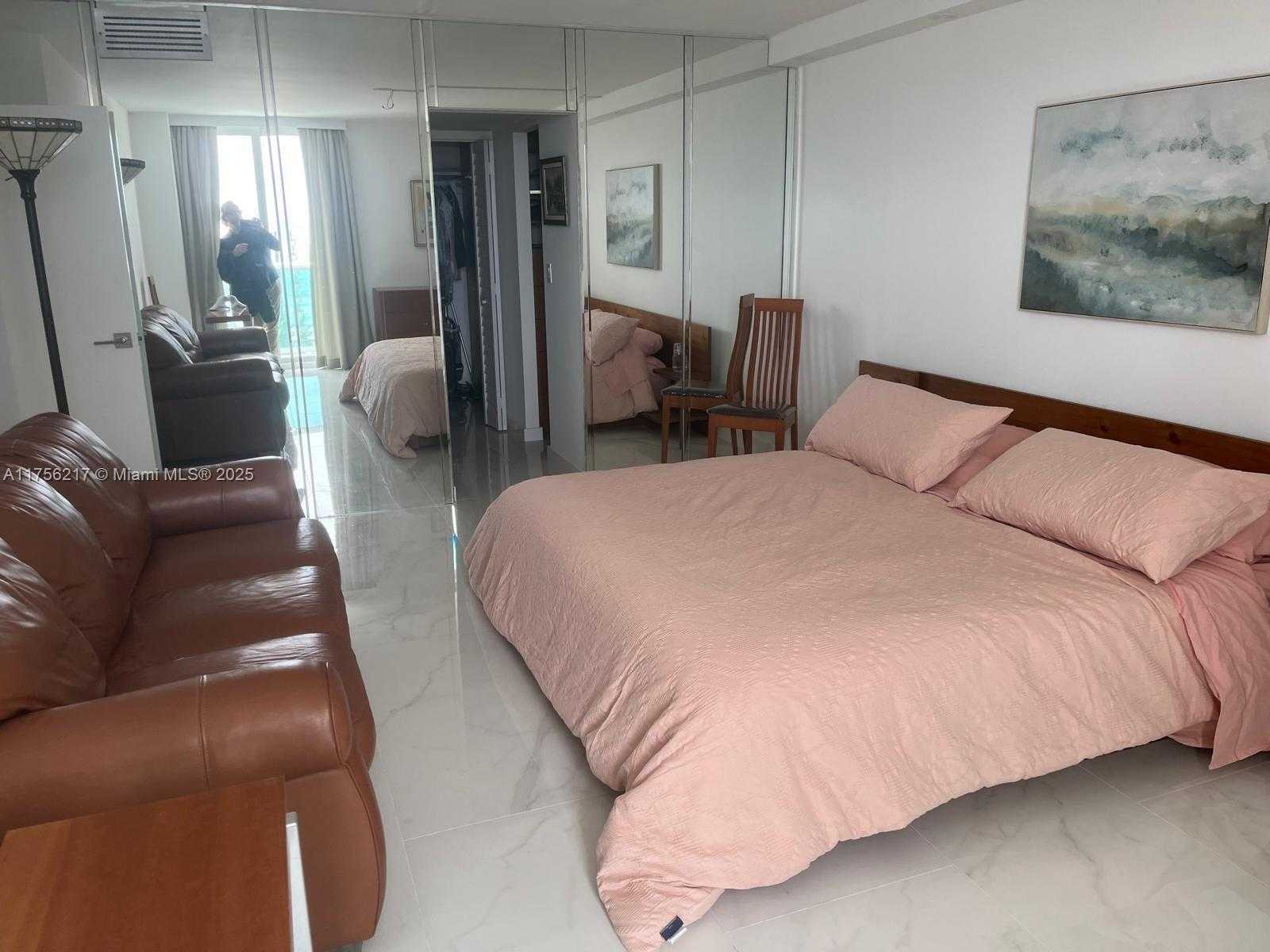 Small Image of 100 BAYVIEW DR #1006, Sunny Isles Beach Number 18