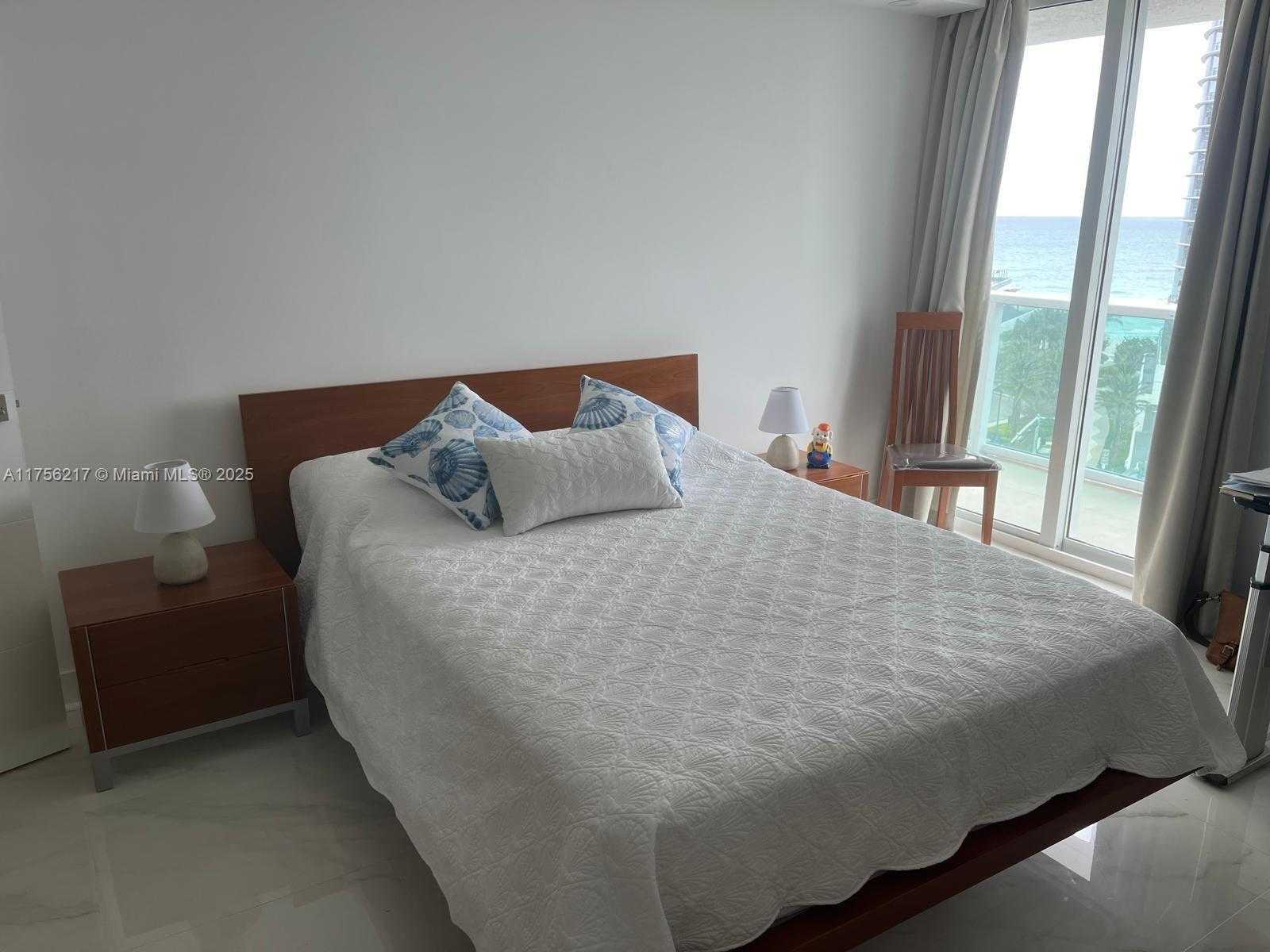 Small Image of 100 BAYVIEW DR #1006, Sunny Isles Beach Number 19