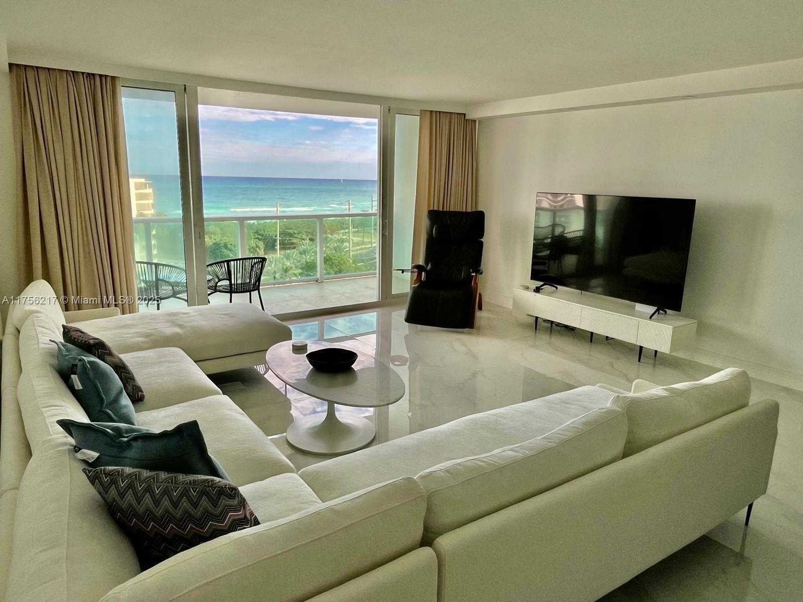 Small Image of 100 BAYVIEW DR #1006, Sunny Isles Beach Number 2