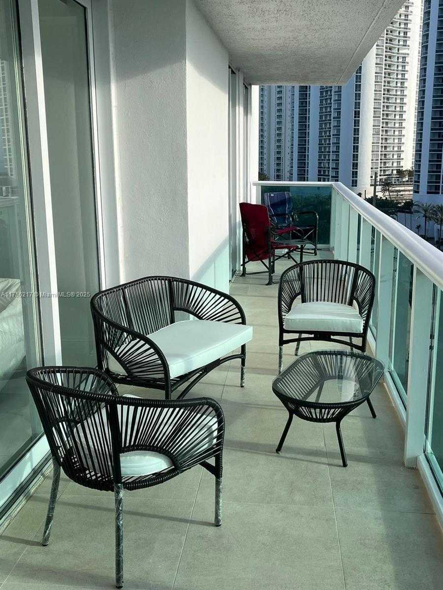 Small Image of 100 BAYVIEW DR #1006, Sunny Isles Beach Number 23