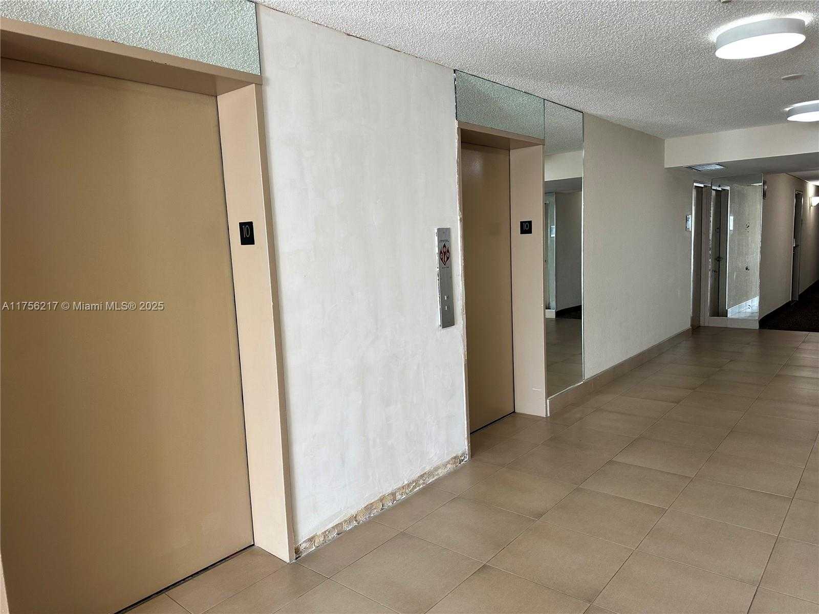 Small Image of 100 BAYVIEW DR #1006, Sunny Isles Beach Number 26