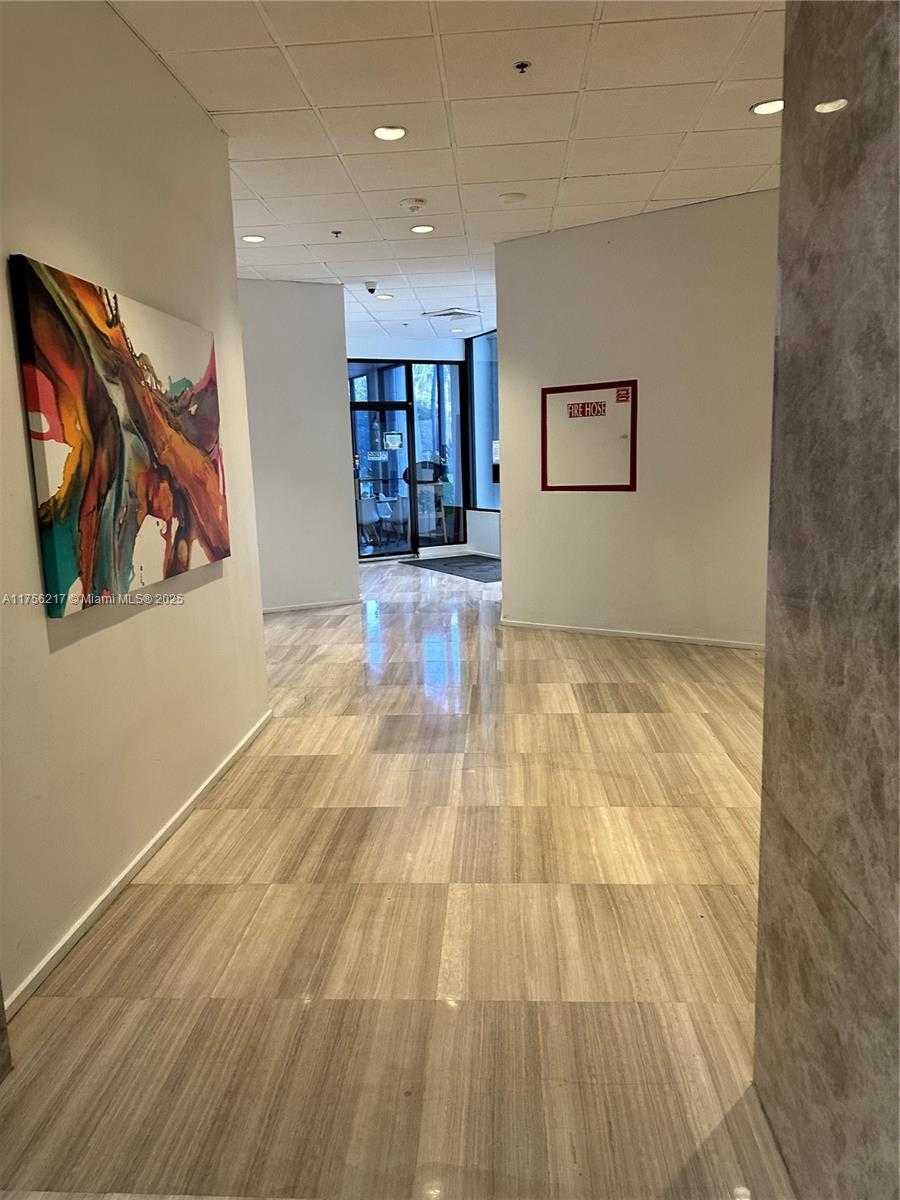 Small Image of 100 BAYVIEW DR #1006, Sunny Isles Beach Number 28